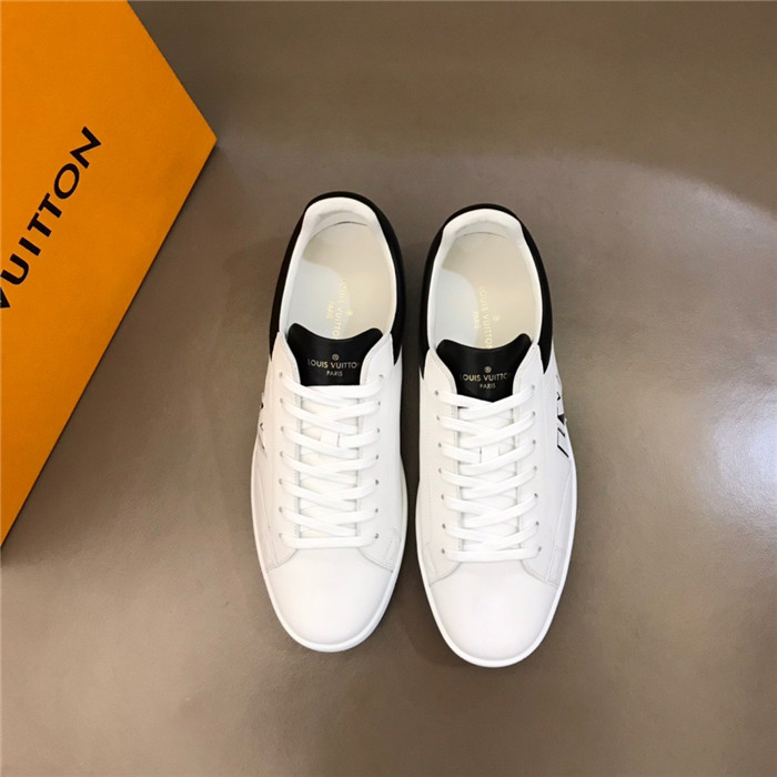  LOUIS VUITTON 루이비통 남성용 스니커즈 L96401